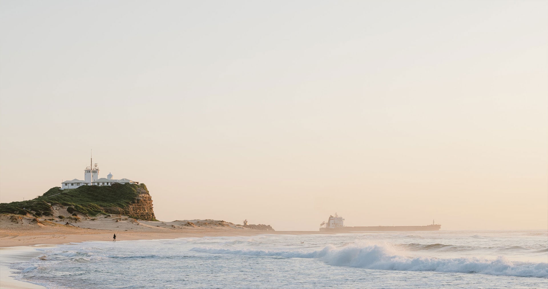 GWH_Era_Location_Image_Newcastle_beach_1920x1014-min